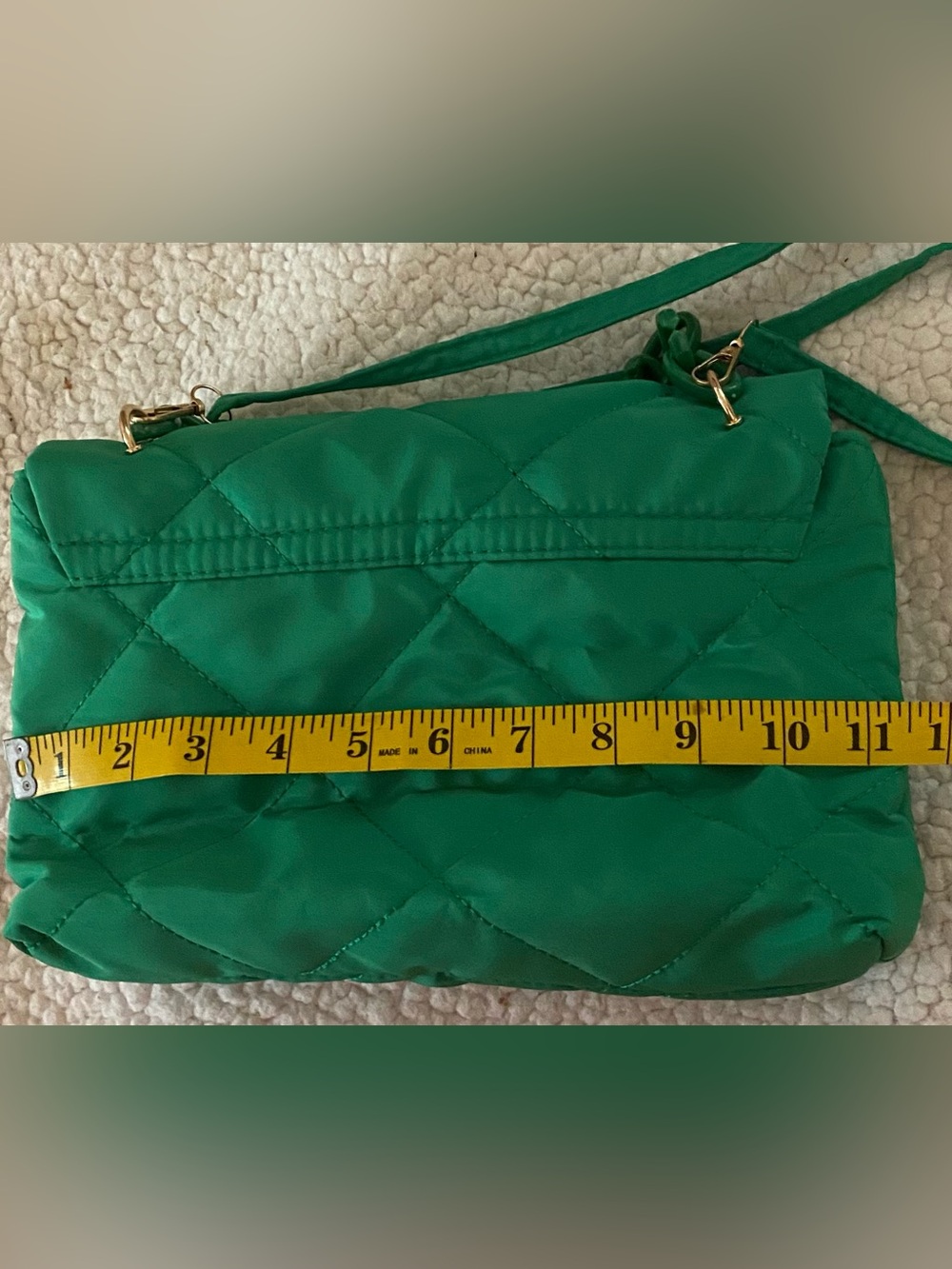 Quilted Green Crossbody Bag - Sleek Everyday Style